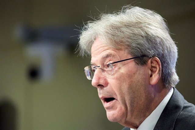 HANDOUT - 11 November 2021, Belgium, Brussels: European Commissioner for the Economy Paolo Gentiloni holds a press conference on the Autumn Economic Forecast at EU headquarters in Brussels. Photo: Claudio Centonze/European Commission/dpa - ATTENTION: edit