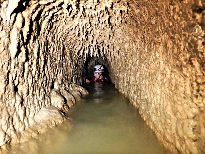 Nuevo tramo descubierto de las minas de agua de la época romana en Carmona.