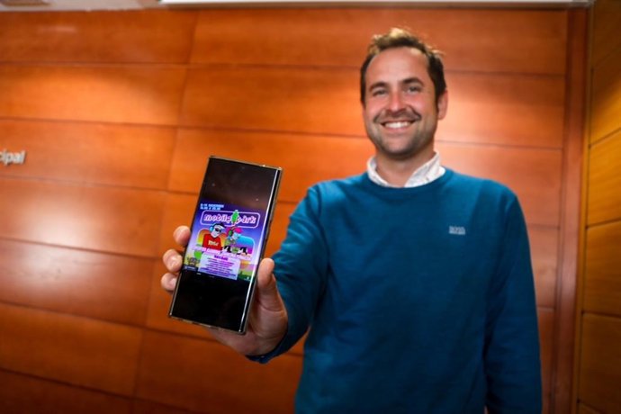 El concejal de Educación, Juventud y Fomento del Empleo, Luis Verde, informa de las Jornadas de Videojuegos 'Mobile Park'