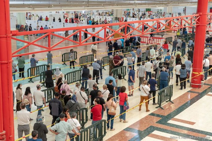 Punto de vacunación del centro comercial La Rambla, en Cartagena (Murcia)