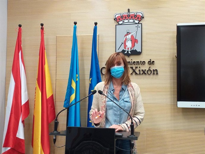 Archivo - Ana Isabel Menéndez, concejala de Ciudadanos en Gijón, en rueda de prensa en el Consistorio gijonés