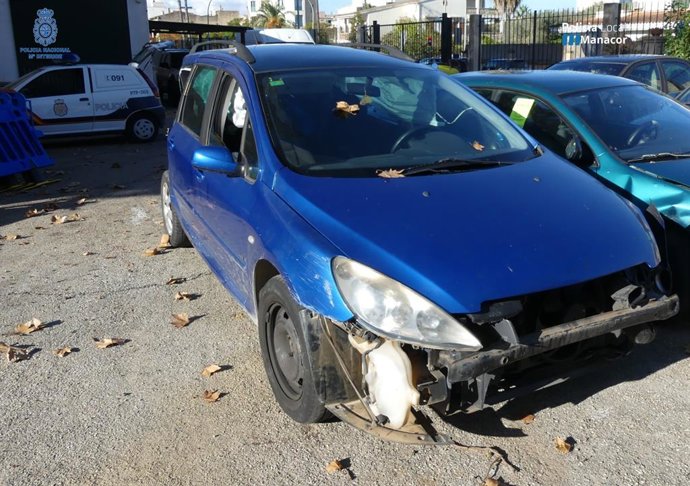 El coche después de chocar durante la persecución policial.
