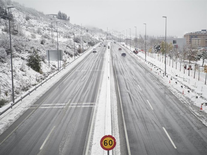 Una carretera nevada en Pamplona el pasado 28 de noviembre de 2021