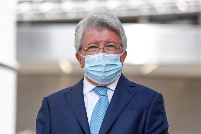 Archivo - El presidente del Atlético de Madrid, Enrique Cerezo, en un acto de LaLiga celebrado en la calle Preciados de Madrid.