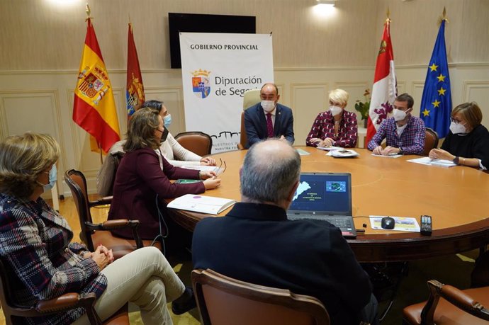Reunión entre la Diputación de Segovia y el Colegio de Farmacéuticos.