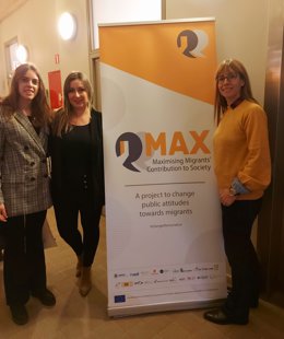 La técnico de la DPT, Bárbara Cerdán, y de Cepaim,  Laura Barranco y Judith Ferrer, en el encuentro del proyecto Max en Bruselas.