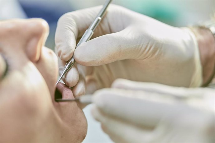 La US ha incorporado la Cátedra de Implantología Dental Alejandro Padrós Fradera a su oferta de cátedras de empresa.
