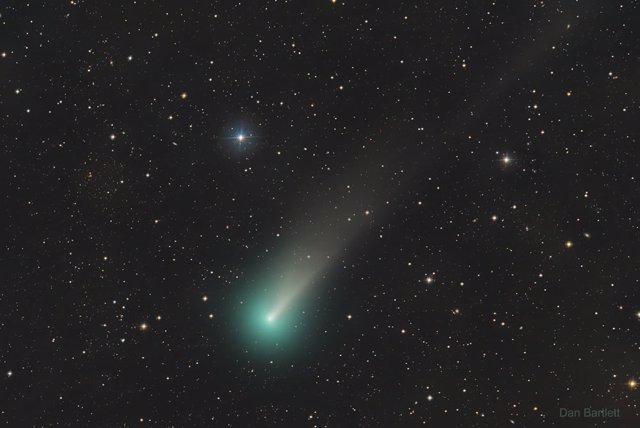 Ilustración del cometa Leonard
