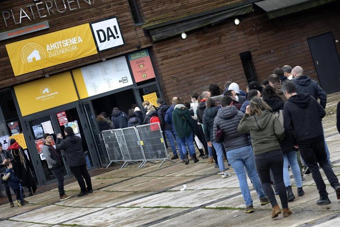 Cola para entrar a la 56 edición de Durangoko Azoka.