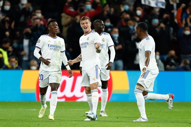Toni Kroos celebra su gol ante el Inter de Milán en la última jornada de la fase de grupos de la Champions