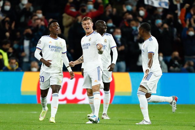Toni Kroos of Real Madrid celebrates a goal with teammates during the UEFA Champions League, Group D, football match played between Real Madrid and FC Internazionale Milano at Santiago Bernabeu stadium on December 7, 2021, in Madrid, Spain.