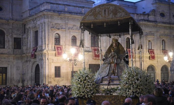 Salida extraordinaria de la Virgen de los Reyes
