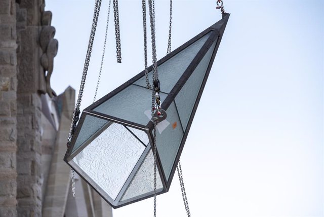 Archivo - Arxivo - Construcció de la nova torre de la Mare de Déu de la basílica de la Sagrada Família, a 5 de novembre de 2021, a Barcelona, Catalunya, (Espanya). Barcelona es prepara per encendre el proper 8 de desembre l'estel que il·luminarà la torre 