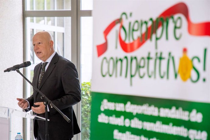 Archivo - El consejero de Educación y Deporte, Javier Imbroda, en una imagen de archivo.