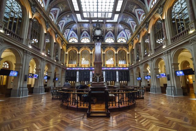 Interior del Palacio de la Bolsa, a 26 de noviembre de 2021, en Madrid, (España). 