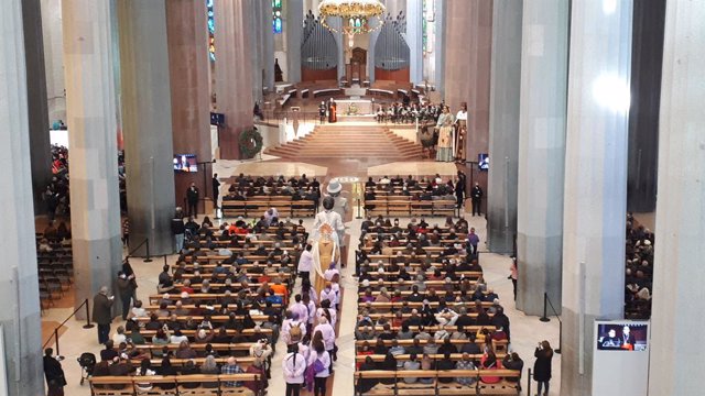 El president de la Generalitat, Pere Aragonès, participa en la cerimònia per la cultura popular en la basílica de la Sagrada Família amb motiu de la inauguració de la torre de la Mare de Déu