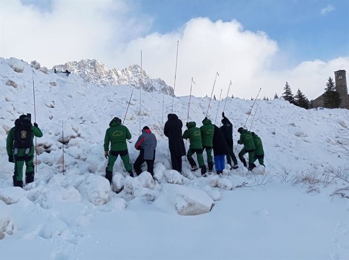 La Guardia Civil reanuda la búsqueda del joven desaparecido en Formigal este fin de semana.