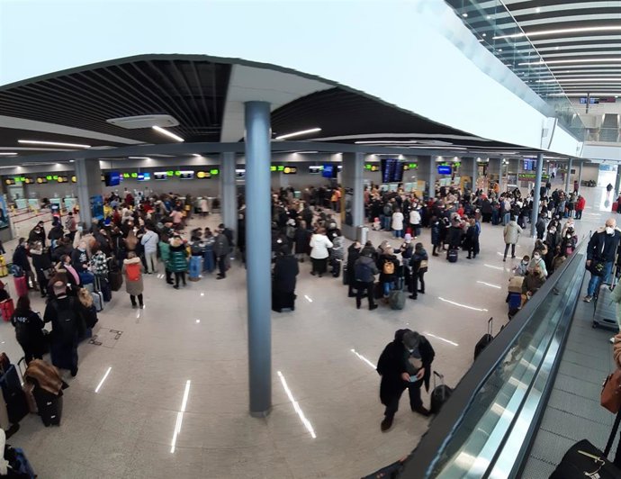 Aeropuerto de Katowice, en Polonia, con mayoría de pasajeros españoles este 8 de diciembre de 2021