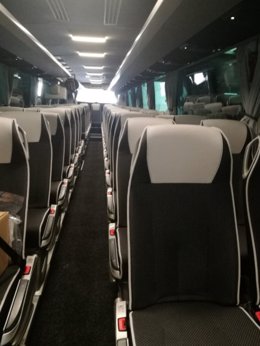 Archivo - Interior de un autobús