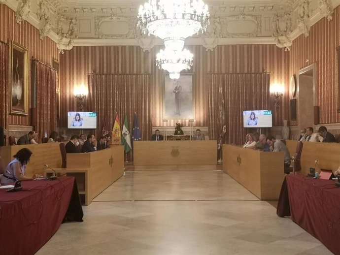 Archivo - Imagen de archivo de un Pleno en el Ayuntamiento de Sevilla.