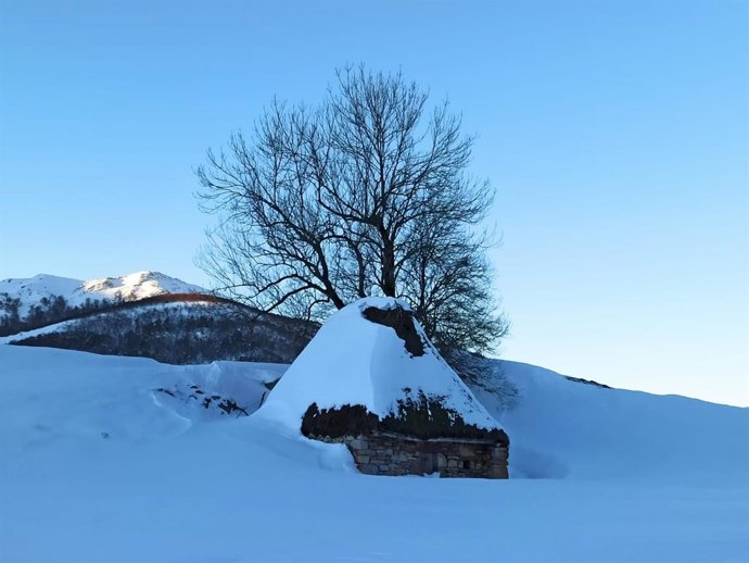 Archivo - Nieve en Somiedo.