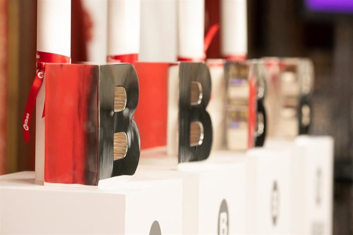 Archivo - Imagen de la "B" de Bilbao con la que se reconoce a los galardonados.