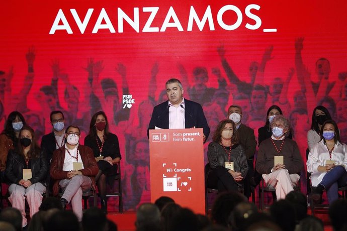 El secretario de Organización del PSOE, Santos Cerdán, durante la segunda jornada del 14 Congreso del PSIB-PSOE, a 28 de noviembre de 2021, en Inca, Mallorca, Baleares (España). 