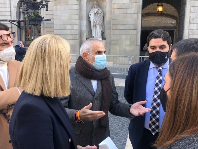 El líder de Cs en Catalunya, Carlos Carrizosa, tras presentar el 'Manifiesto en defensa del español como lengua común de todos los españoles y de rechazo a la imposición lingüística' el 9 de diciembre de 2021.