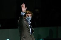 Almeida asegura que "Vox aprueba los presupuestos de Ayuso porque pintan muy poco"