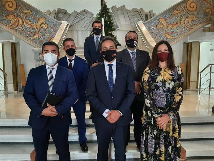 El consejero de Transparencia, Seguridad y Emergencias, Antonio Sánchez Lorente, presentó hoy los presupuestos de su departamento junto al equipo directivo de la Consejería