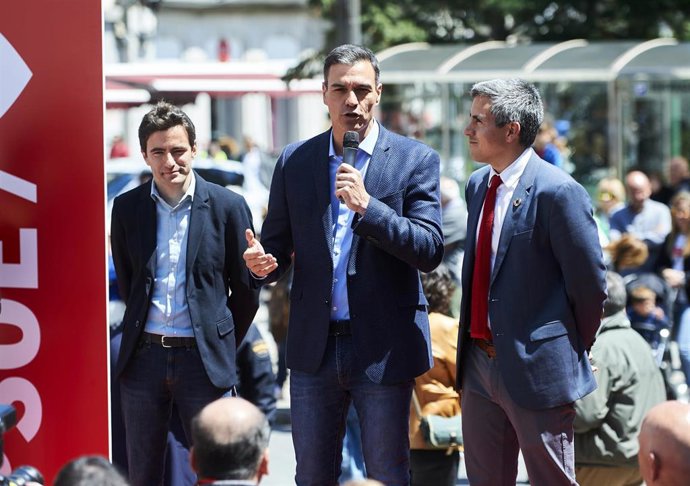 Archivo - Pedro Casares, Pedro Sánchez y  Pablo Zuloaga.- Archivo