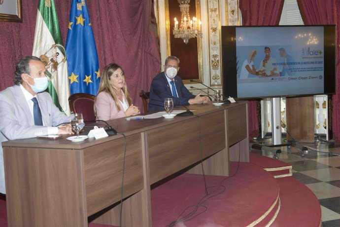 Archivo - CádizAlDía.- La campaña 'Cádiz Vale Más' de Diputación genera ventas que superan los 1,7 millones de euros