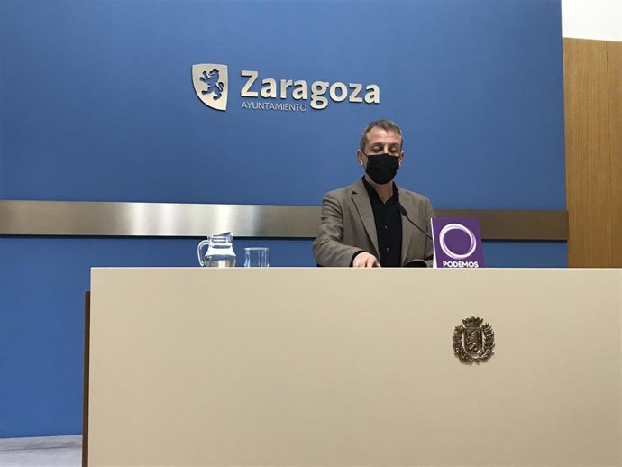 El portavoz del grupo municipal de Podemos en el Ayuntamiento de Zaragoza, Fernando Rivarés