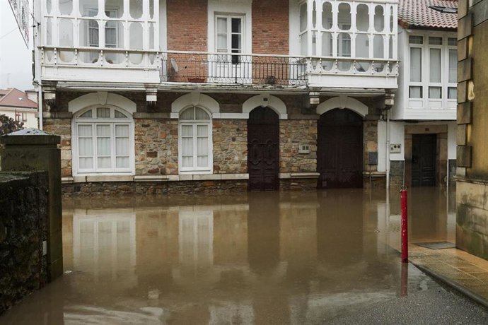 Vía inundada debido a las fuertes lluvias registradas en Ampuero el pasado 29 de noviembre