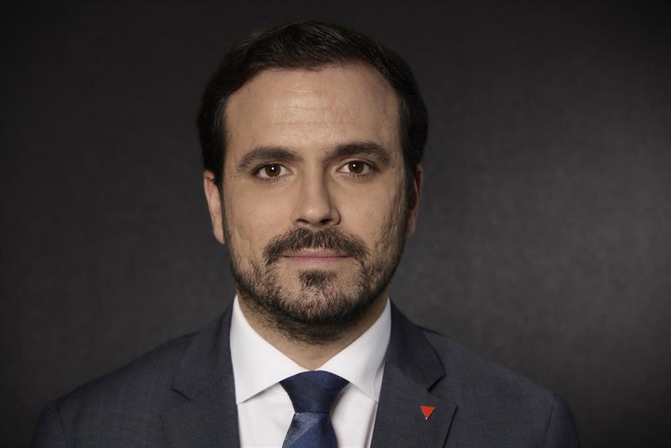El ministro de Consumo, Alberto Garzón, posa para Europa Press, en la sede del Ministerio, a 2 de diciembre de 2021, en Madrid (España).