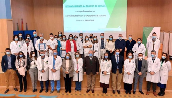 Acto de reconocimiento a los profesionales del Área Sanitaria Sur de Sevilla por su compromiso con la calidad.