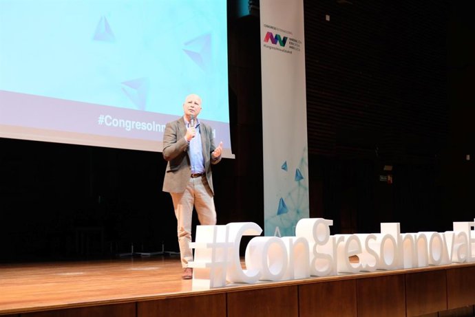 El consejero de Educación, Javier Imbroda, durante el congreso 