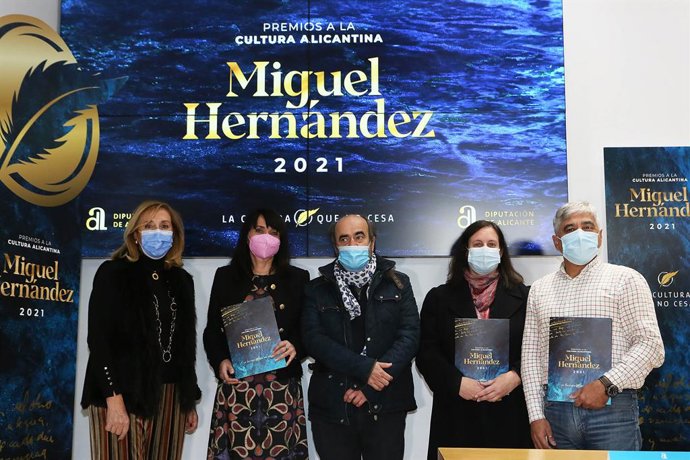 Pilar Blanco Díaz, Javier Marco y el Misteri d'Elx, entre los galardonados en los 'I Premios Miguel Hernández'