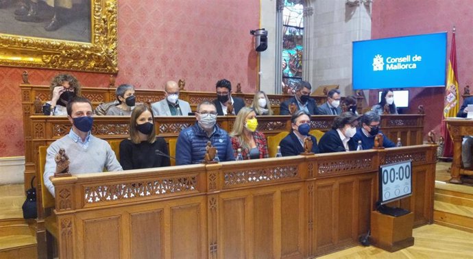 Miembros del Grupo Popular en el Consell de Mallorca, durante un pleno de la institución insular.