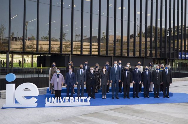 Archivo - Inauguración del nuevo Campus de IE Tower de IE University por el Rey Felipe VI