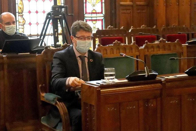 El consejero de Industria, Empleo y Promoción Económica, Enrique Fernández, presenta el proyecto de presupuestos para 2022