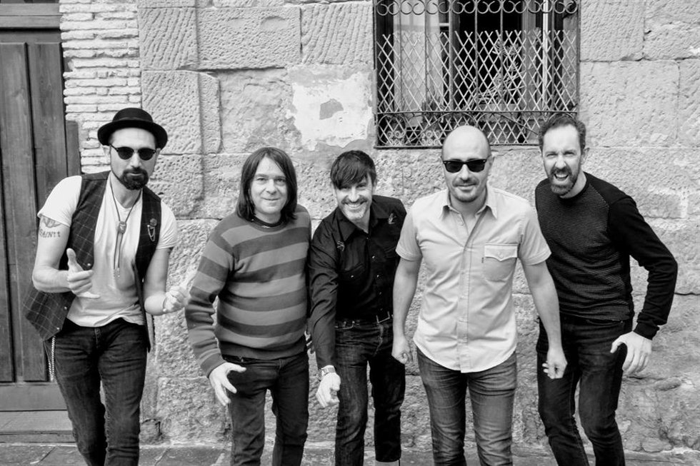 Banda Supertubos.
