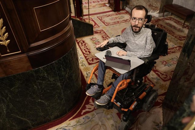 El portavoz de Unidas Podemos, Pablo Echenique, en una sesión plenaria en el Congreso de los Diputados, a 25 de noviembre de 2021, en Madrid, (España).