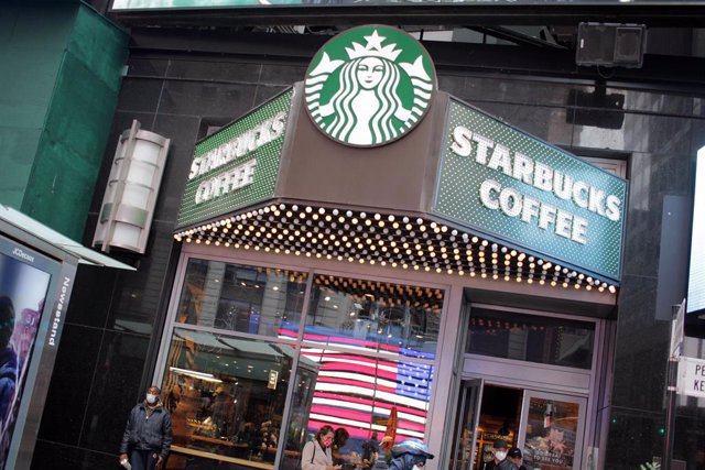 Una tienda Starbucks en Nueva York.