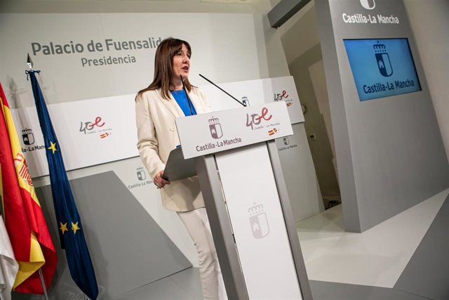 La consejera de Igualdad y portavoz del Gobierno regional, Blanca Fernández, comparece en rueda de prensa en el Palacio de Fuensalida para informar sobre los acuerdos del Consejo de Gobierno