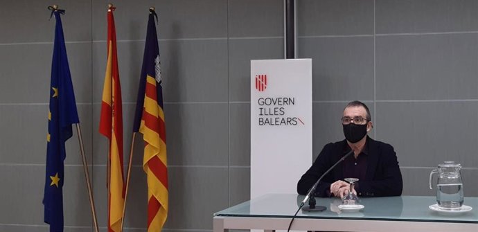El vicepresidente del Govern y conseller de Transición Energética, Sectores Productivos y Memoria Democrática, Juan Pedro Yllanes, en rueda de prensa.