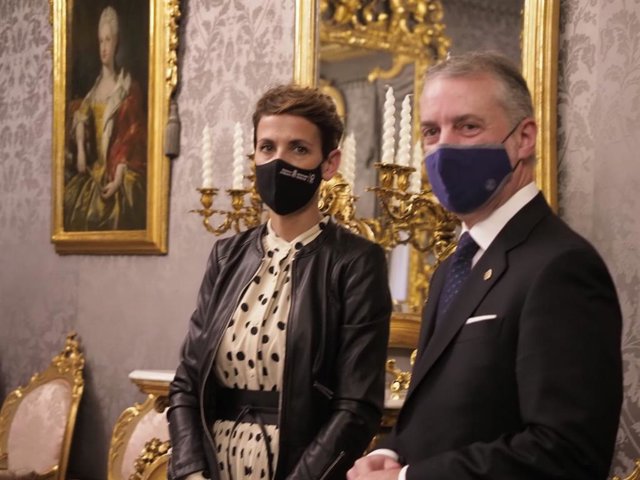 La presidenta de Navarra, María Chivite, y el lehendakari del Gobierno vasco, Iñigo Urkullu, han firmado este viernes la renovación del Protocolo General de Colaboración entre el Gobierno de Navarra y el Gobierno vasco.