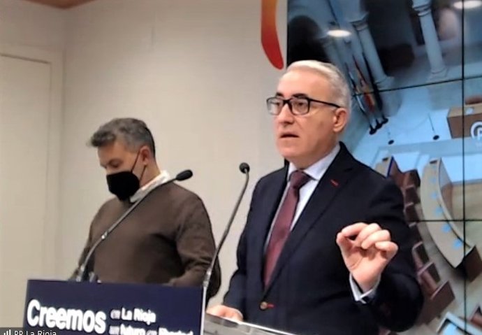 Jesús Ángel Garrido y Conrado Escobar, en la rueda de prensa