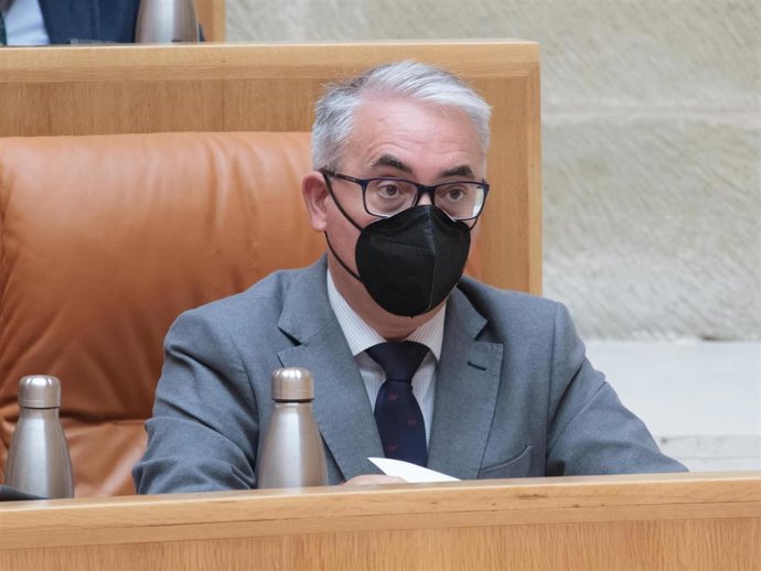 Archivo - El portavoz del Grupo Popular en el Parlamento de La Rioja, Jesús Ángel Garrido, en el Parlamento riojano