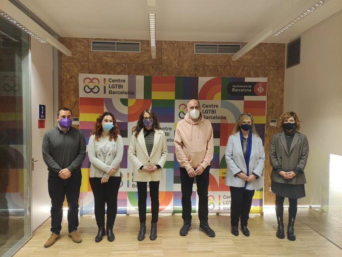 Imagen de la presentación institucional de la jornada '13 años acompañando a las víctimas' del Observatori Contra l'Homofbia (OCH)